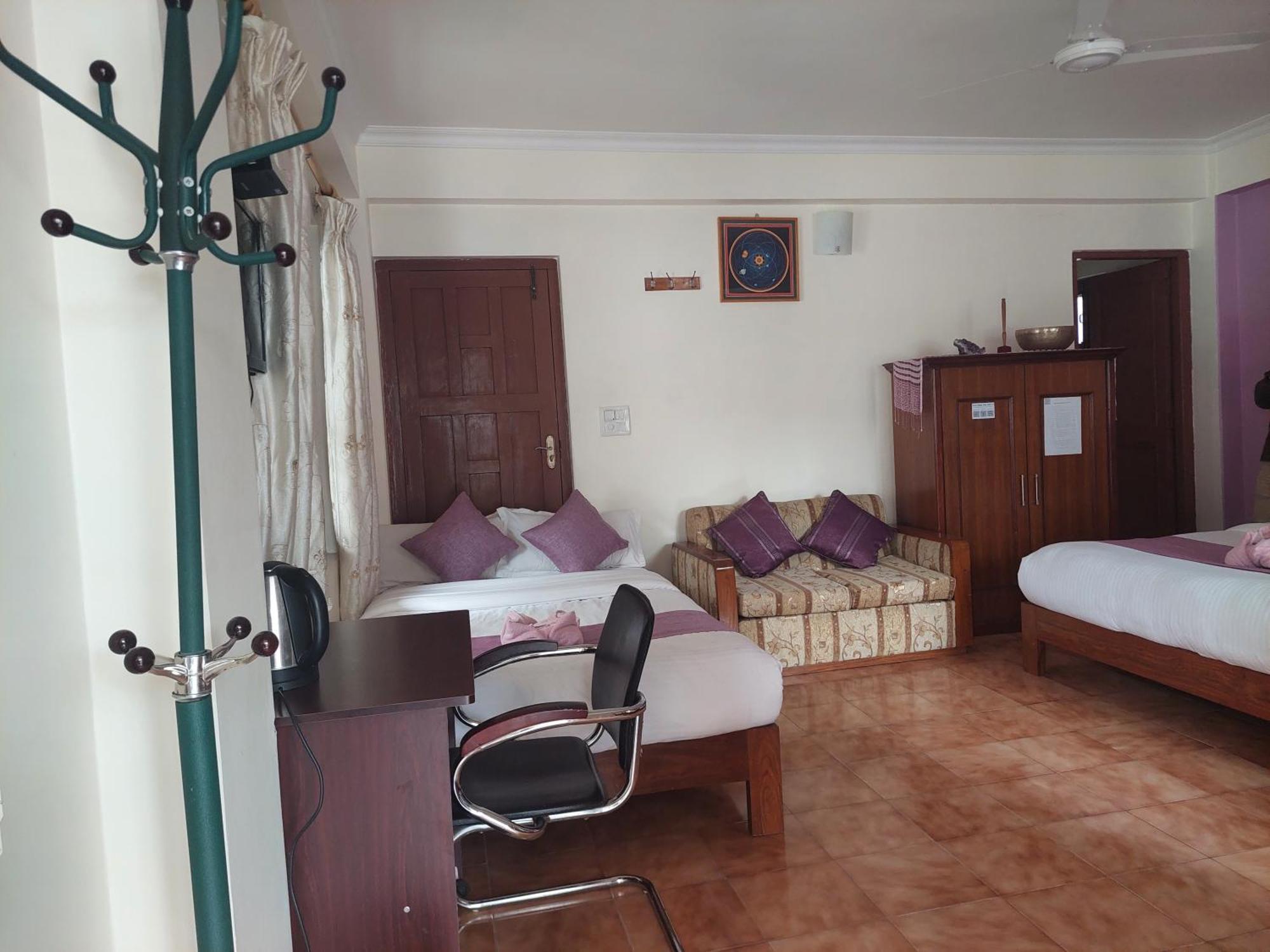 Blue Planet Lodge & Restaurant Pokhara Esterno foto