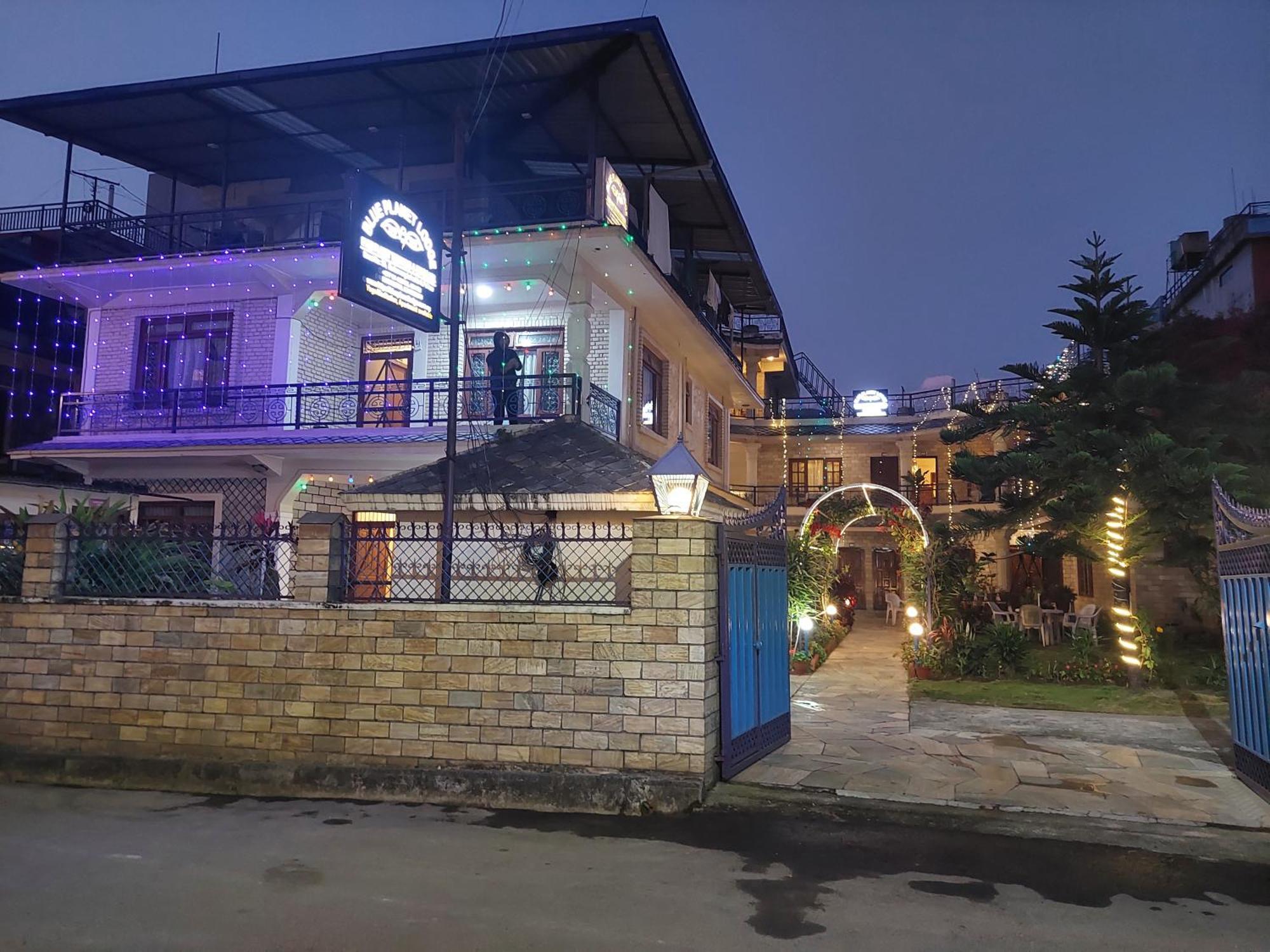 Blue Planet Lodge & Restaurant Pokhara Esterno foto